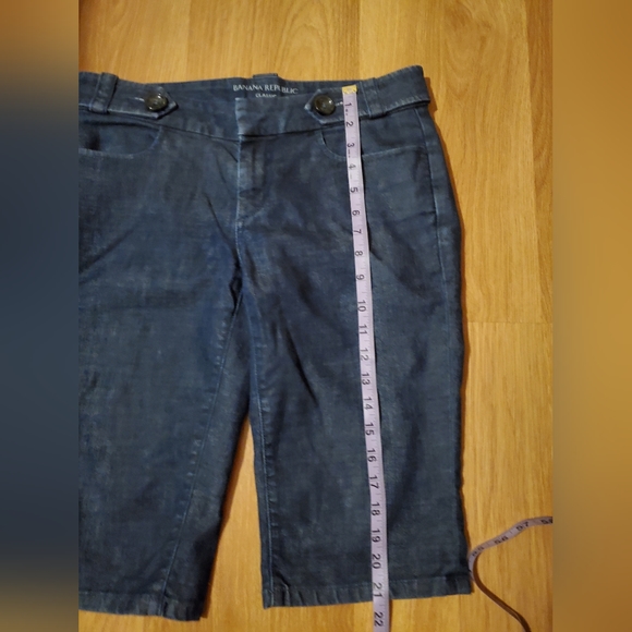 **FREE Bundle Add on** BANANA REPUBLIC BERMUDA SHORTS - Picture 5 of 6